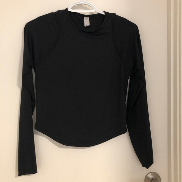 Black Cut-out Athletic top - Picture 1 of 2